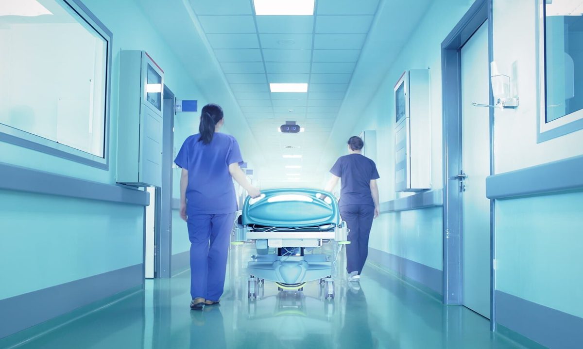 Τραγικά υποστελεχωμένο το ΕΣΥ με ευθύνη Μητσοτάκη - Μόλις 3,3 νοσηλευτές αντιστοιχούν σε 1.000 κατοίκους στην Ελλάδα, υπογραμμίζει η ΠΟΕΔΗΝ σε ανακοίνωση της.