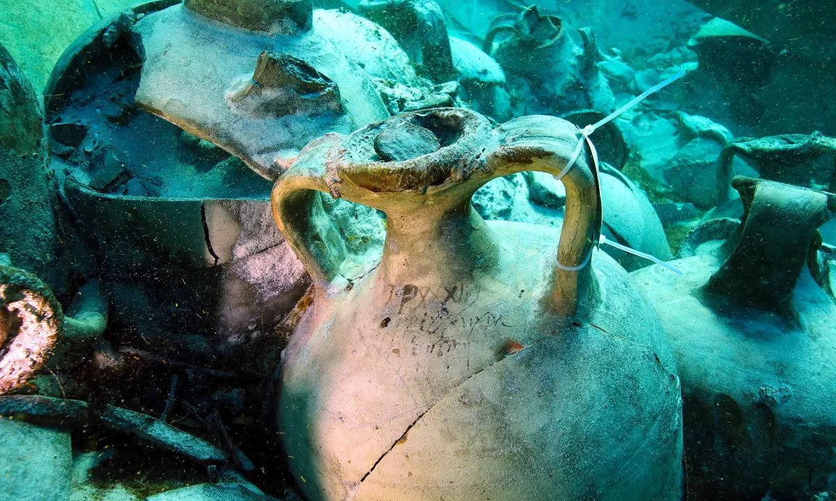 Ισραήλ: 44 τόνοι τεχνουργημάτων στο ναυάγιο αρχαίου πλοίου