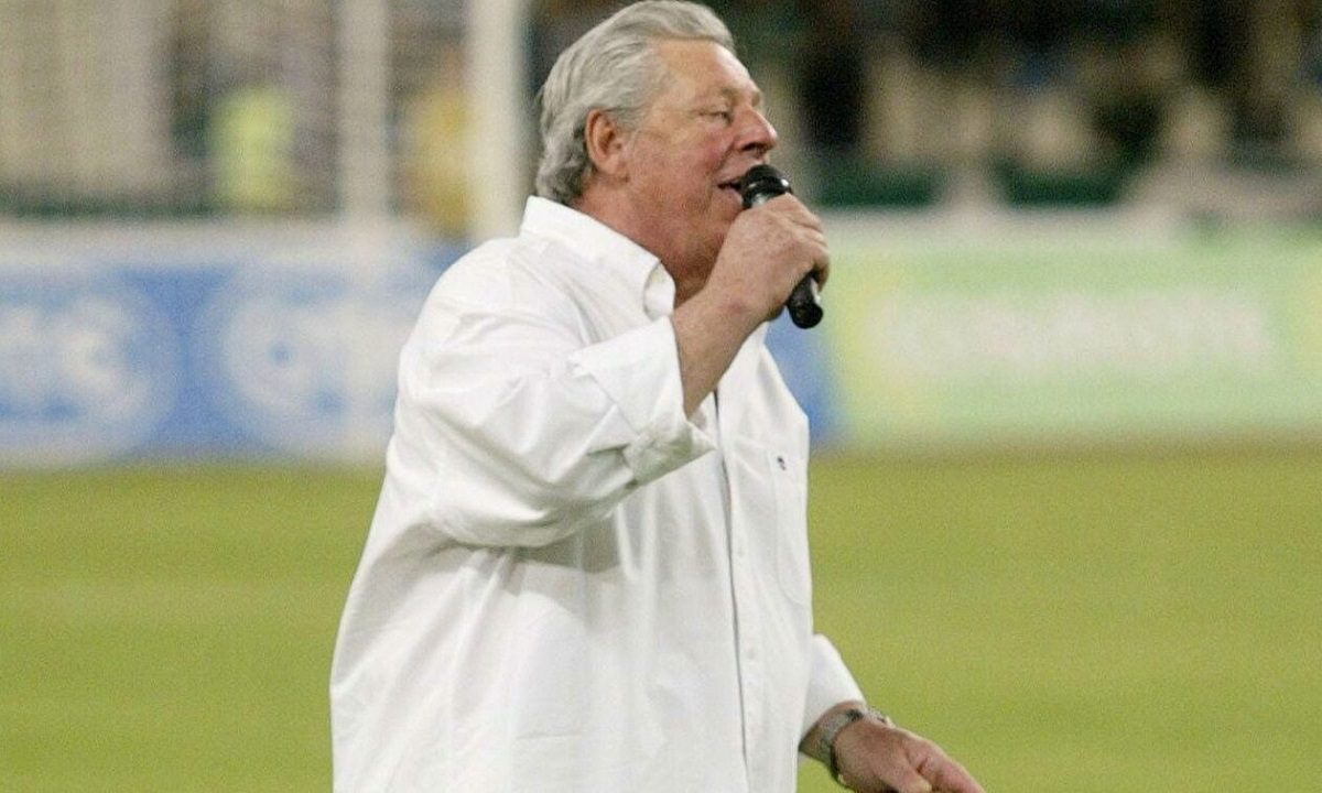 «Σύλλογος μεγάλος δεν υπάρχει άλλος…» – Η φωνή του Γιάννη Βογιατζή δεν θα σιγήσει ποτέ!