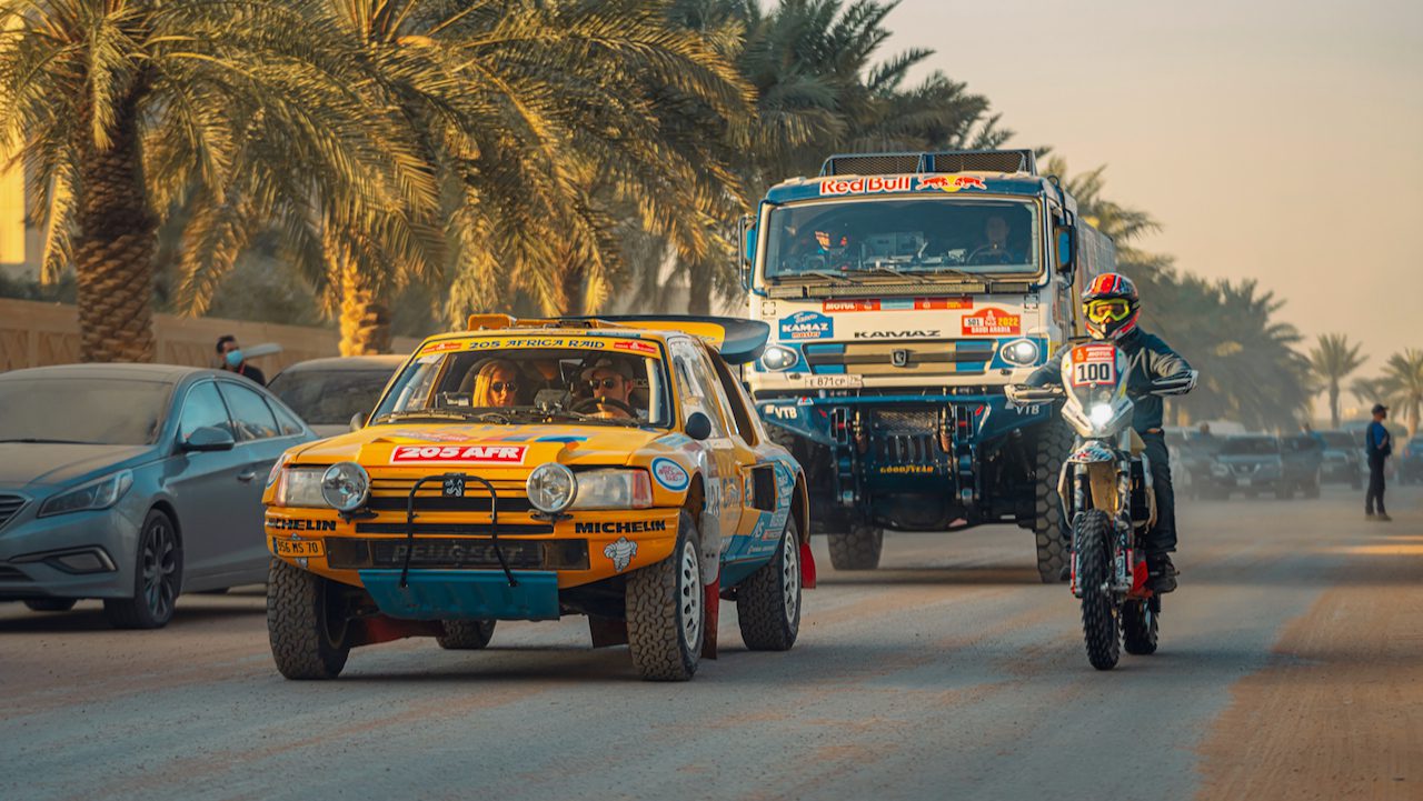  Dakar-gear-RALLY-DAKAR-DESERT-AFRICA-SOUTH-AMERICA-SAUDI-ARABIA-RACE-RACING-HISTORY