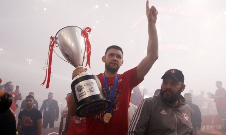 Παπανικολάου σε Ιωάννου για συμβόλαιο: «Κάτσε ρε Βαγγέλη…» (vid)