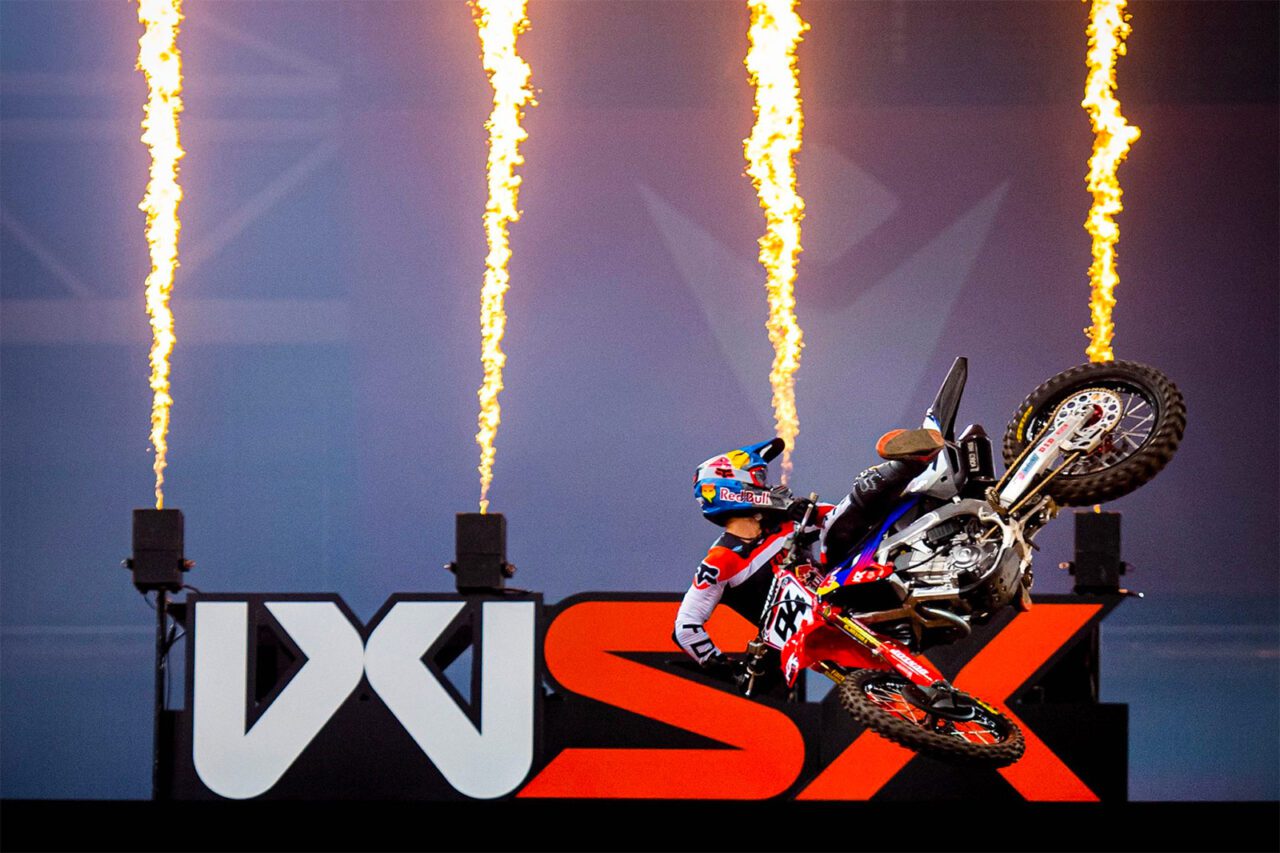 fim-wsx-2023-world-supercross-championship-motocross-show-madness