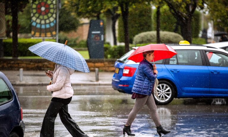 Καιρός με καταιγίδες και μπόρες την Παρασκευή (30/6), σύμφωνα με το Εθνικό Αστεροσκοπείο Αθηνών (vid)