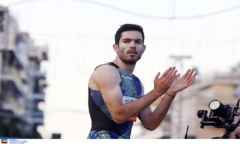 Piraeus Street Long Jump: Άλμα στα 8,24μ. για τον Μίλτο Τεντόγλου – Ξεσήκωσε το κέντρο του Πειραιά (φωτό)