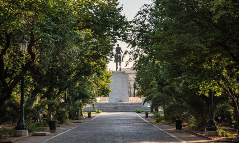 Πολιτεία για κλάματα: «Lockdown» σε μεγάλα πάρκα της Αθήνας εν μέσω καύσωνα!