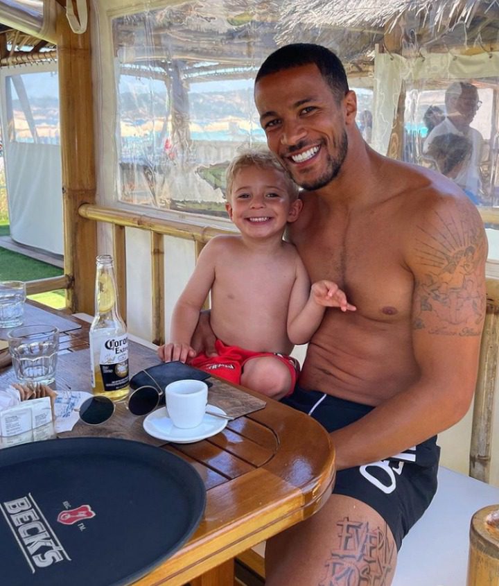 Γουίλιαμ Τροστ-Εκόνγκ: Ένας αφοσιωμένος οικογενειάρχης με δικό του κανάλι στο Youtube! (pics & vids)