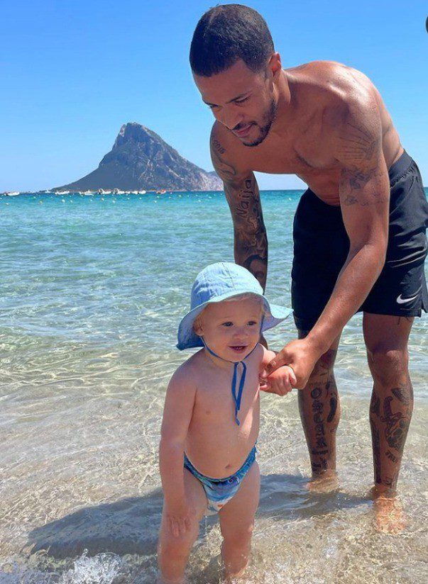 Γουίλιαμ Τροστ-Εκόνγκ: Ένας αφοσιωμένος οικογενειάρχης με δικό του κανάλι στο Youtube! (pics & vids)