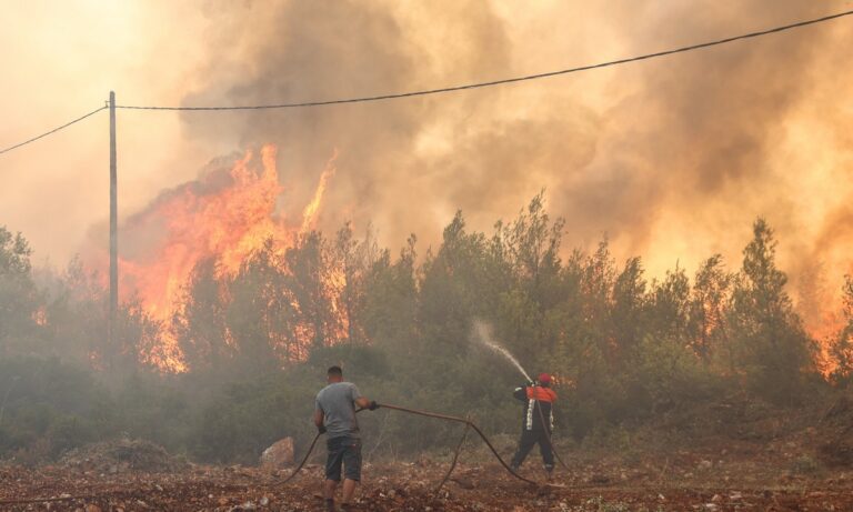 Φωτιά: Τεράστιος κίνδυνος και σήμερα – Οι περιοχές που βρίσκονται στο «κόκκινο»