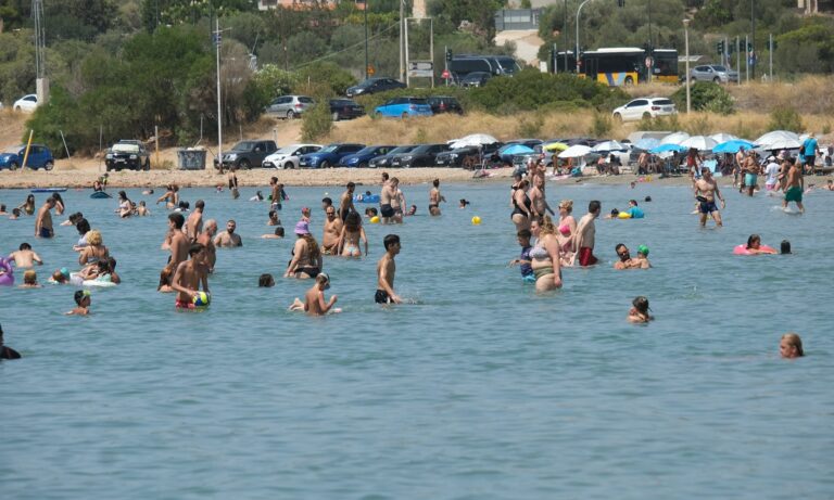 Καιρός: Μικρή «ανάσα δροσιάς» τη Δευτέρα (24/7) – Σε ποιες περιοχές πέφτει η θερμοκρασία