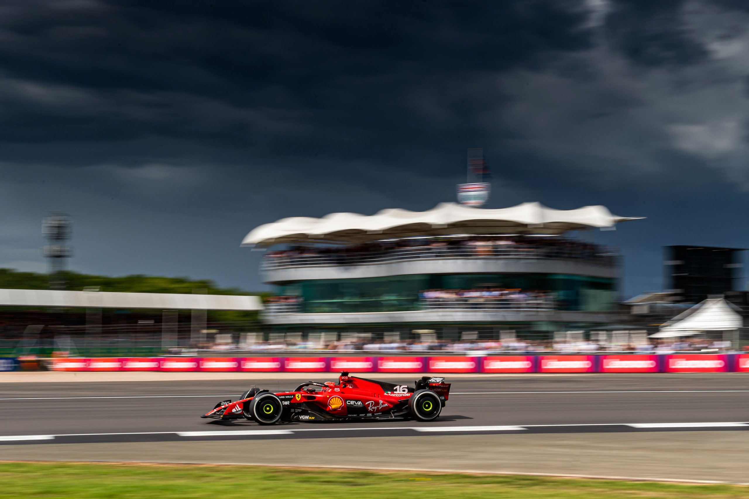 F1: Μαύρα σύννεφα στη Ferrari!