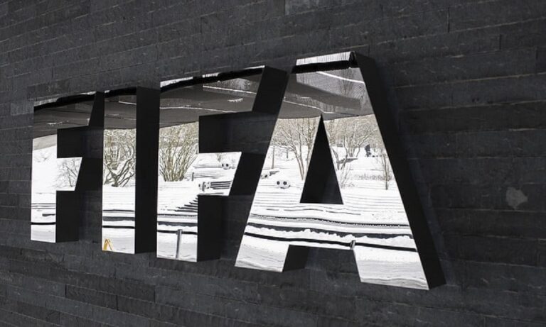 Η FIFA καλοπλήρωσε ΑΕΚ και Ολυμπιακό
