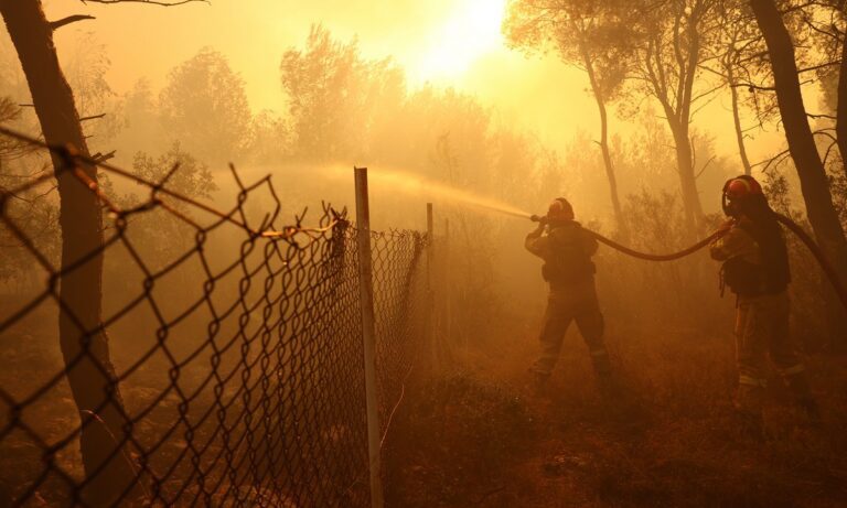 Φωτιά: Σε «κόκκινο συναγερμό» η μισή Ελλάδα για την Κυριακή – Ποιες περιοχές κινδυνεύουν