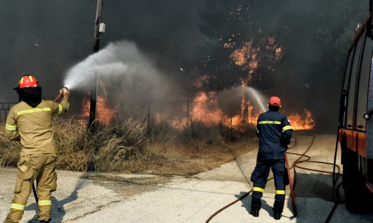 Φωτιά: Που υπάρχει μεγάλος κίνδυνος για πυρκαγιές σήμερα – Μαίνονται τα μέτωπα στην Αττική