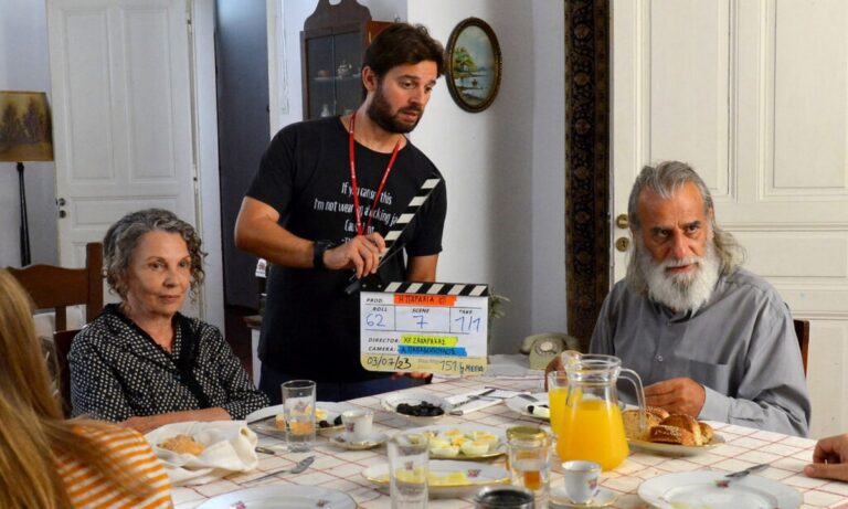 Η παραλία: Η υπόθεση, οι πρωταγωνιστές και η δολοφονία που «στιγματίζει» τη σειρά της ΕΡΤ