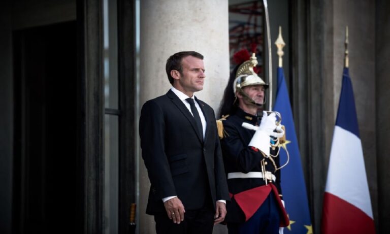 Σοκ: Έστειλαν κουτί με κομμένο δάχτυλο στον Μακρόν