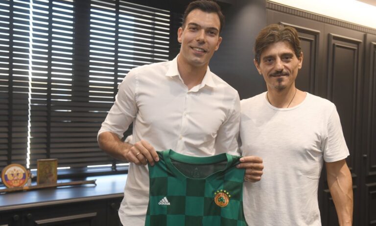 Ο Σλούκας θέλει η ομάδα να είναι «μικρότερη» από τον ίδιο – Πόσο ρόλο έπαιξαν τα χρήματα – Είχε αποφασίσει από την Τρίτη