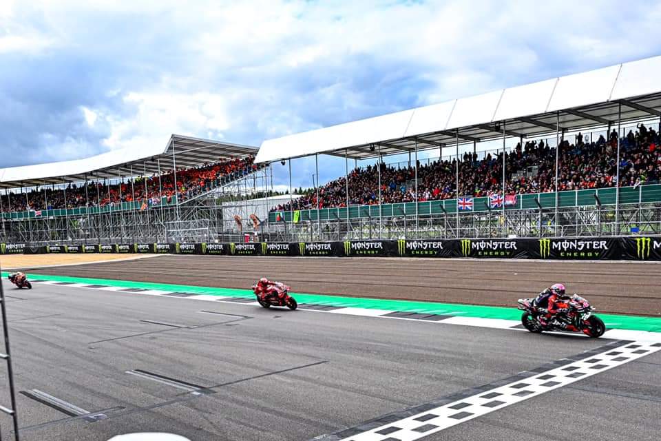 Το MotoGP επέστρεψε και έκανε θραύση στο Silverstone