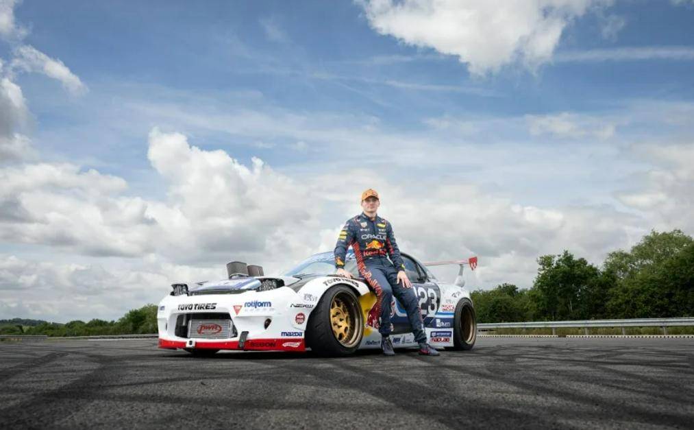 Max-Verstappen-Drift-Master-f1-drifting-drifter-formula-adrenaline-