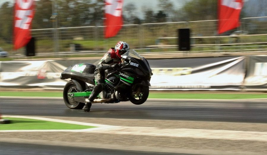 agrinio-dragster-motosykletas-moto-kypello-drag-battle-moto-2023-raceway-racing
