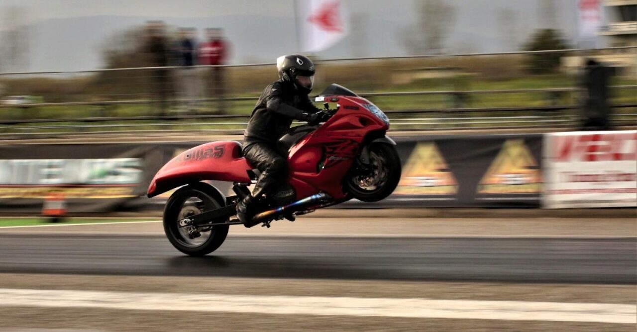 agrinio-dragster-motosykletas-moto-kypello-drag-battle-moto-2023-raceway-racing