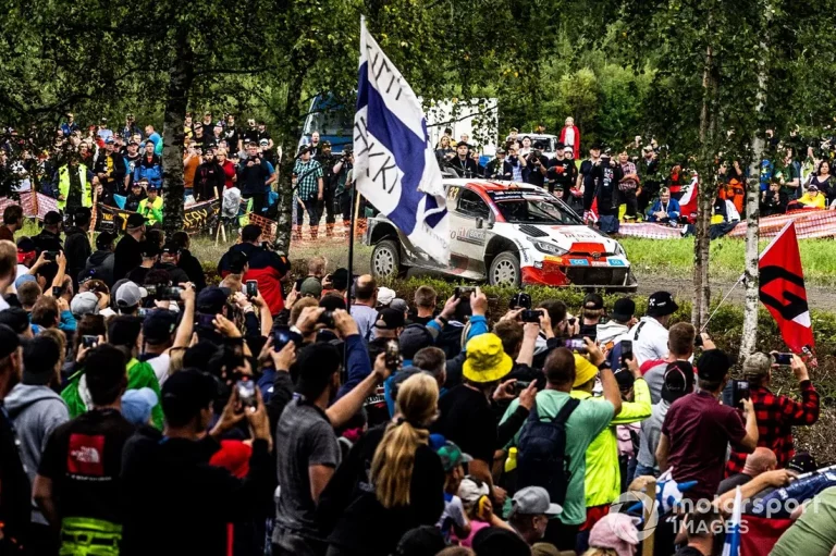 WRC Φινλανδία: Ο Elfyn Evans πέτυχε την κυρίαρχη νίκη από τον Neuville