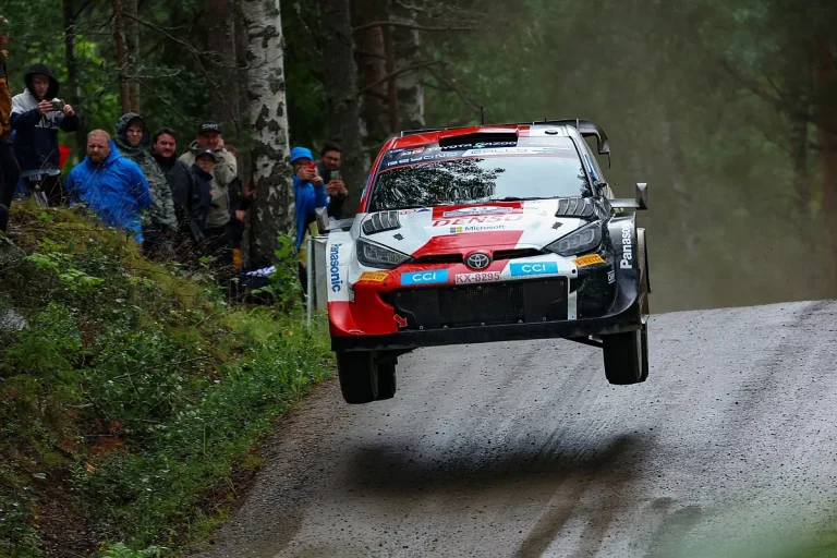 WRC Φινλανδία: Ο Έβανς διευρύνει το προβάδισμα με νίκη
