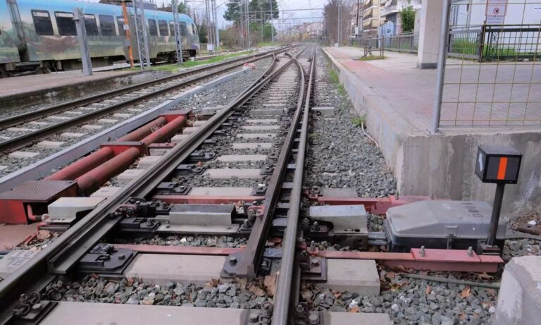 Σιδηρόδρομος: Η εγκληματική αμέλεια συνεχίζεται – ΣΟΚ με τις αποκαλύψεις για 10.689 ρωγμές στο τμήμα Τιθορέα – Δομοκός!