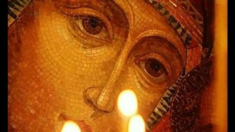 Η Μητέρα του Φωτός, η Παναγία μας, γιορτάζει στη λαμπρότερη εποχή του χρόνου - Έφτασε η ευλογημένη νηστεία του Δεκαπενταύγουστου.