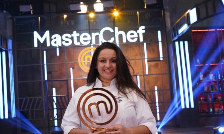 MasterChef: Απίστευτη αλλαγή για πρώην νικήτρια – Κοκκινομάλλα και αγνώριστη!