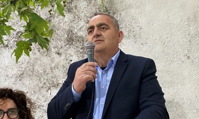 NIKH: Αντιπροσωπία στη συγκέντρωση διαμαρτυρίας στη Χειμάρρα για τον Φρέντι Μπελέρη