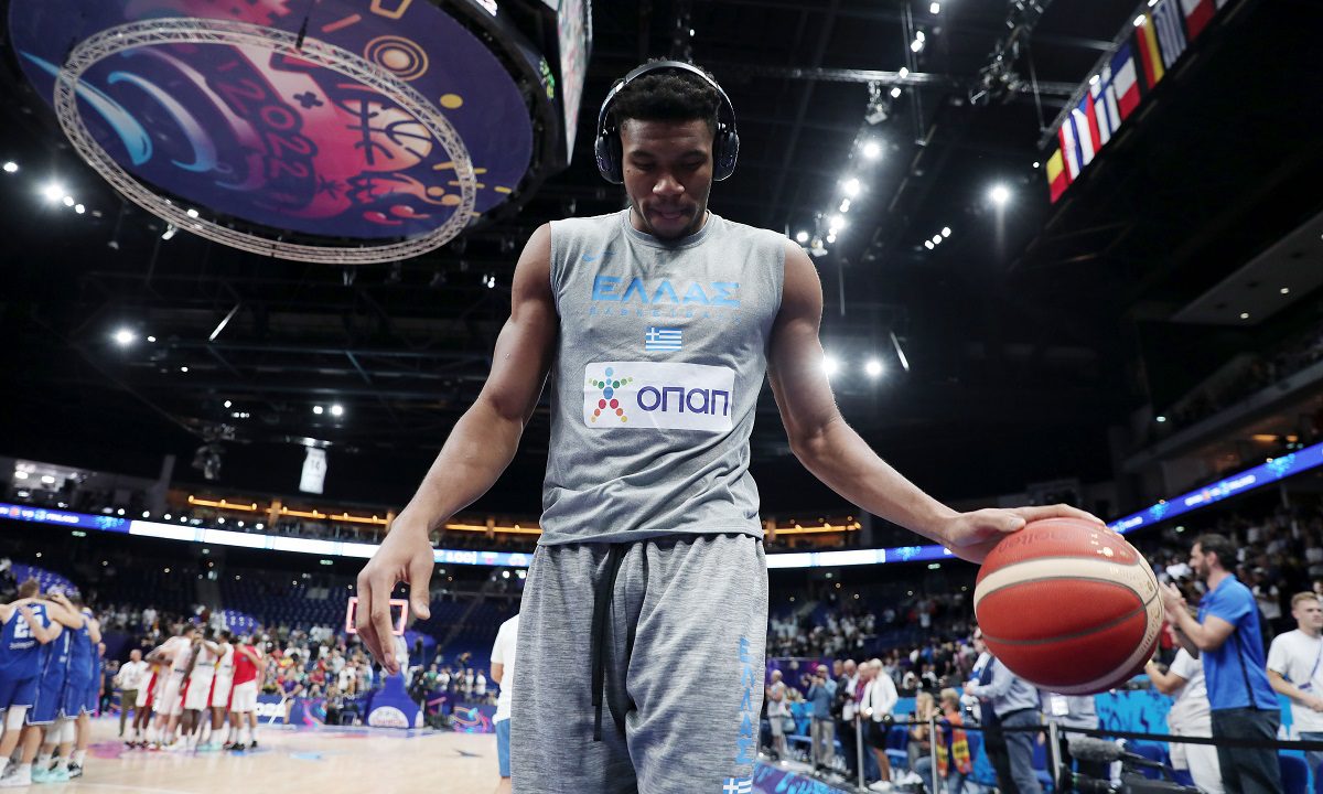 Το παράδειγμα του επίσης τραυματία Πορζίνγκις με τη Λετονία και το «κοντράστ» με τη στάση του Γιάννη προς την Εθνική μας ομάδα