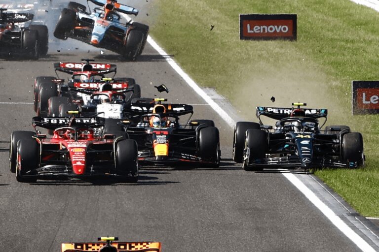 Η Mercedes F1 αποκάλυψε το μέγεθος της ζημιάς στο μονοθέσιο του Lewis Hamilton από τη σύγκρουση του Sergio Perez 