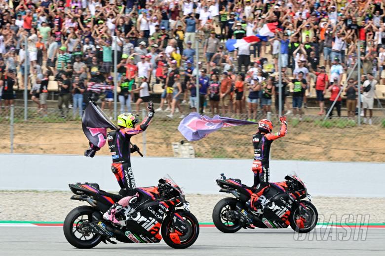 MotoGP-Αleix-Espargaro-Μaverick-Vinales-2023-aprilia