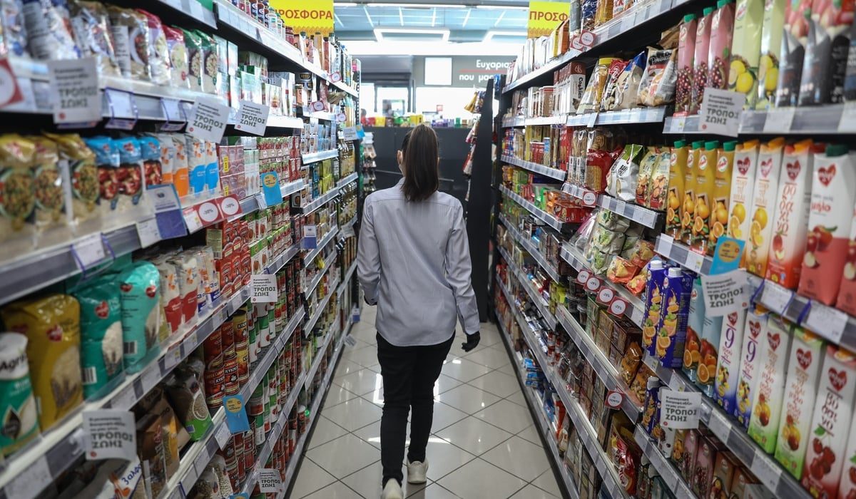 Έρευνα κόλαφος για τα αφηγήματα της κυβέρνησης: 6 στους 10 θεωρούν την ακρίβεια «ελληνικό πρόβλημα» – Τελευταία η κλιματική κρίση στις αιτίες των καταστροφών