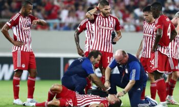 Ποδόσφαιρο: Σκασμένος με τη διαιτησία ο Νικολακόπουλος: «Μάλλον έριξε γροθιά στον εαυτό του ο Έσε»