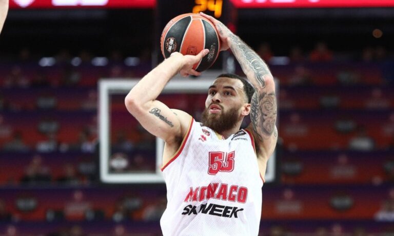 Η Μονακό σπάει πλάκα με τον κόσμο του Ολυμπιακού με αφορμή τον Τζέιμς