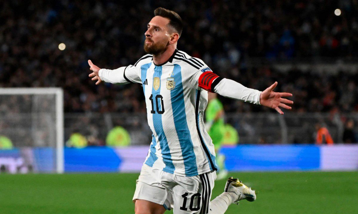Το έκανε ξανά ο Λιονέλ Μέσι! – Μαγικό γκολ με φάουλ και νίκη για την Αργεντινή