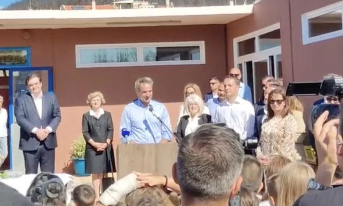 Κυριάκος Μητσοτάκης: Η χώρα βουλιάζει στα λασπόνερα και εκείνος μιλά για απλές «αντιξοότητες» και «δυσκολίες»!