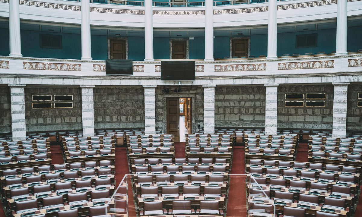 Ξεφτίλα: Ημέρα Εθνικής Μνήμης της Γενοκτονίας των Ελλήνων της Μικράς Ασίας στη Βουλη και μόνο η Νίκη πήγε σύσσωμη