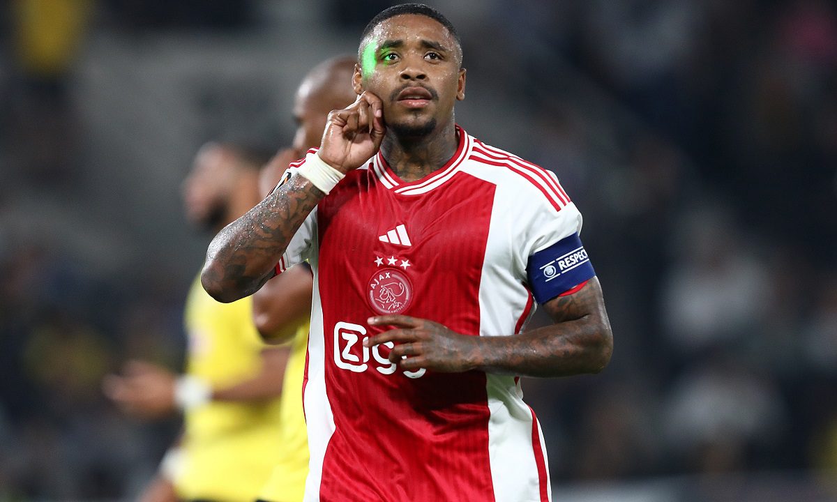 Κίνδυνος διακοπής στο ΑΕΚ-Άγιαξ λόγω των λέιζερ