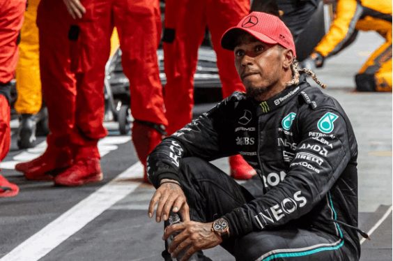 Lewis-Hamilton-Max-Verstappen-Mercedes-redbull