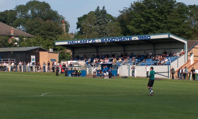 Ποιος ήταν ο πρώτος επίσημος αγώνας ποδοσφαίρου;