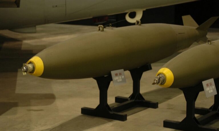 Η Ελλάδα και οι βόμβες των Ισραηλινών που ισοπεδώνουν ολόκληρα τετράγωνα στη Γάζα