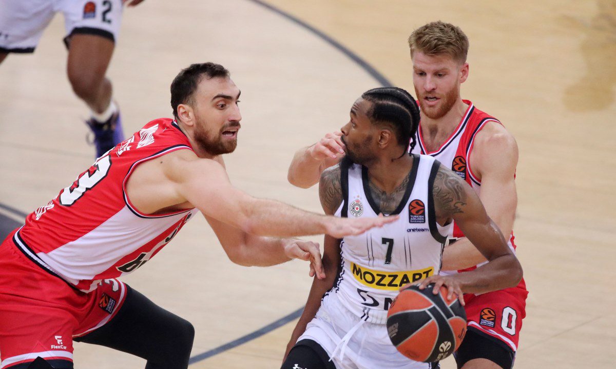 Ευνοήθηκε ο Ολυμπιακός από τη διαιτησία με την Παρτιζάν; ΟΥΤΕ ΚΑΝ!