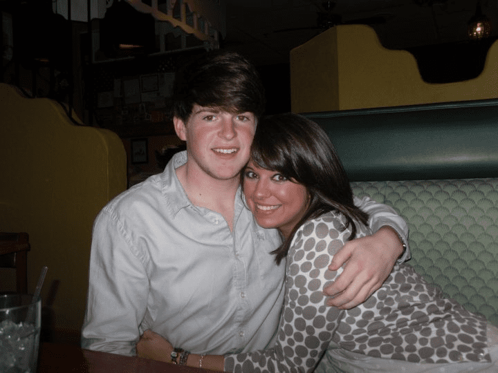 Στέφανος Κασσελάκης : Αγνώριστος ο Tyler! Φωτογραφίες τον δείχνουν παχουλό να φιλάει γυναίκες! (pics)