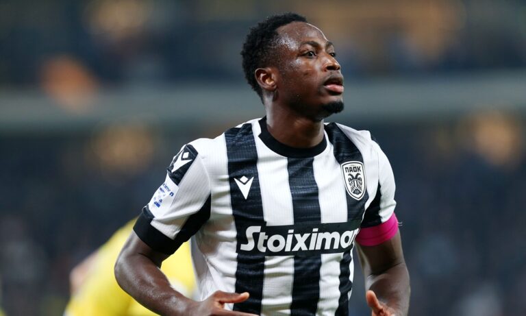 Οι σκέψεις για τα μπακ στον ΠΑΟΚ και οι πιθανότητες για Μπάμπα ενόψει Άιντραχτ – Ξεσηκωμός στον κόσμο της ομάδας