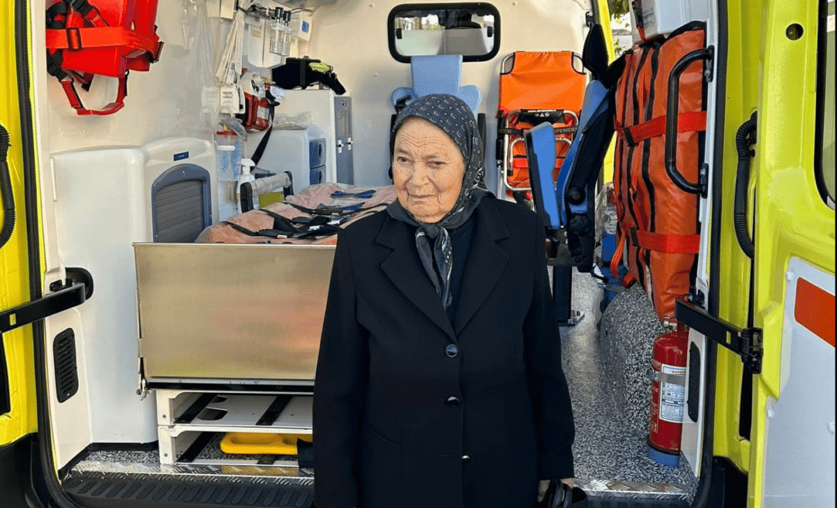 Μεγαλείο ψυχής: Μια συνταξιούχος γιαγιά δώρισε ασθενοφόρο στο νοσοκομείο Μεσολογγίου – Ντροπή για όσους αφήνουν «γυμνό» το ΕΣΥ!