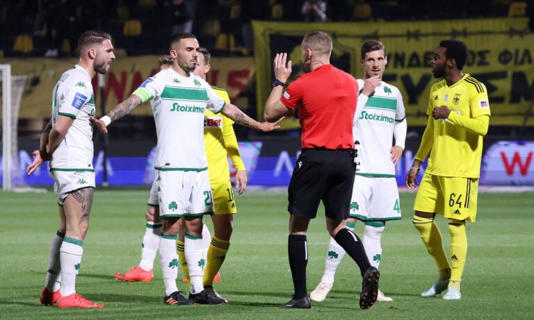 Διαιτησία: Όταν ο Κορέια ως VAR δεν είχε δει το μεσαίο δάχτυλο του Σένκεφελντ και πέναλτι στον Σάσα! (vid)