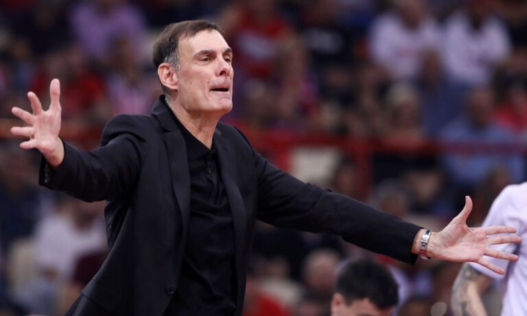 Από την ειρωνεία για τους δύο παίκτες, ο Μπαρτζώκας πήγε στον ορθολογισμό και τις μεταγραφές