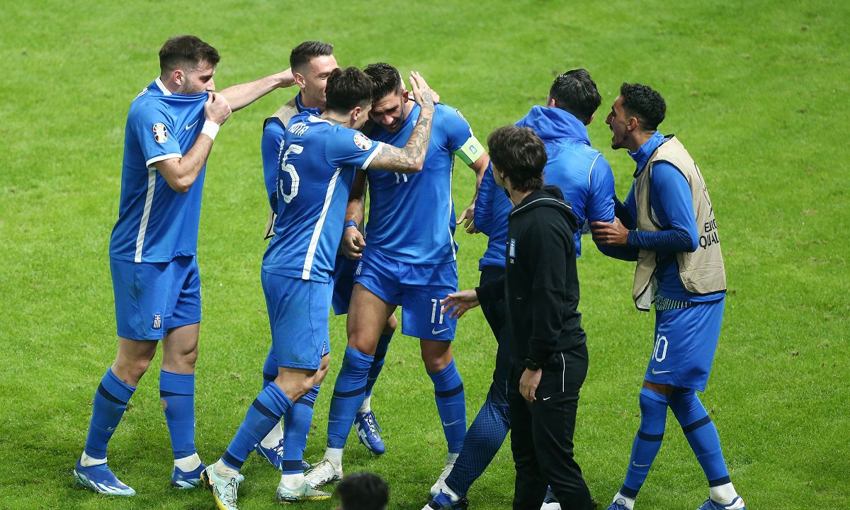Εθνική Ελλάδας: Οι Γάλλοι γκρινιάζουν στη UEFA πως πέρασε η μπάλα τη γραμμή – Δεν έλεγαν τίποτα όταν πήγαν Μουντιάλ με το χέρι του Ανρί!